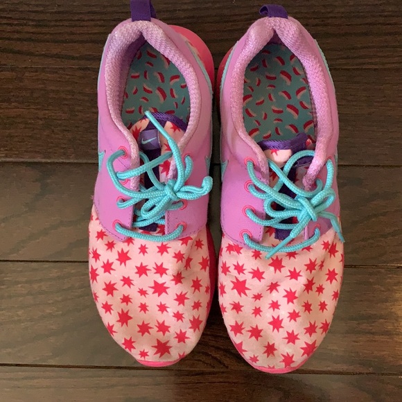 Nike (5.5Y) - Picture 2 of 9